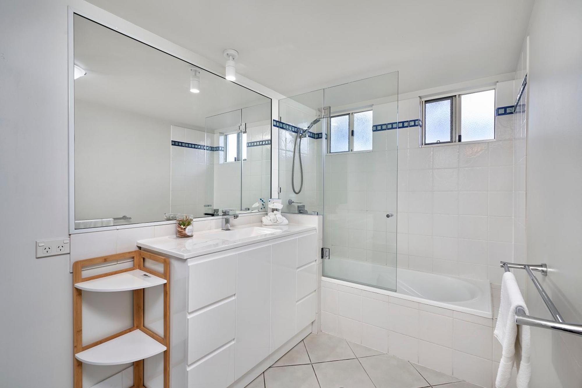 North Cove Waterfront Suites Cairns Exteriér fotografie